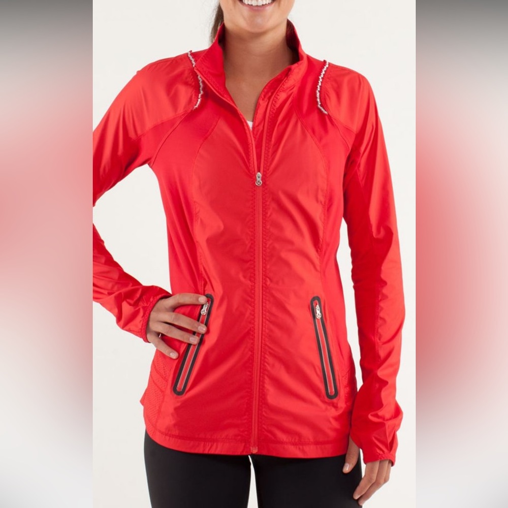 Lululemon EUC red Nothin But Run jacket EUC 8